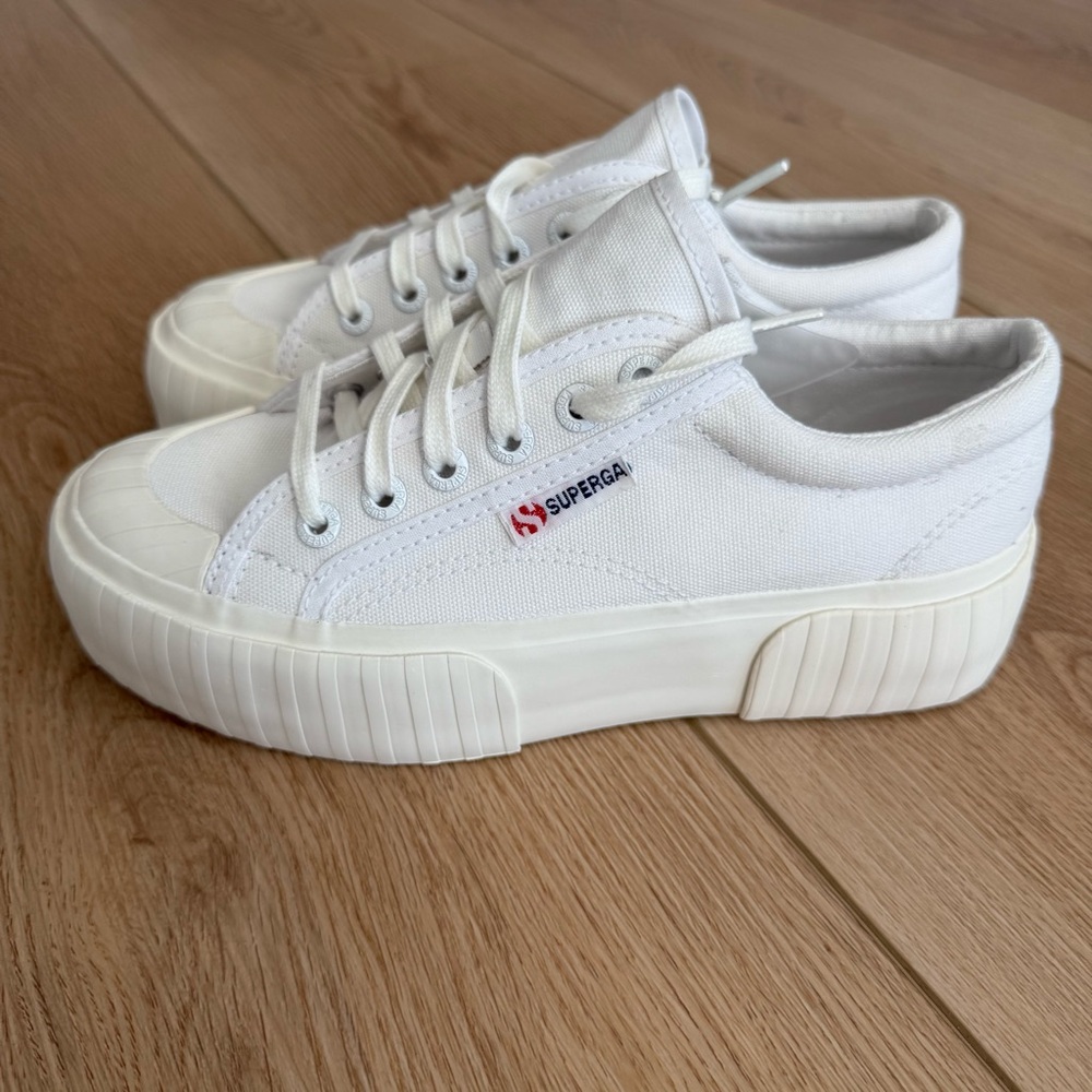 NWT Superga Women's White Platform Sneakers size 6